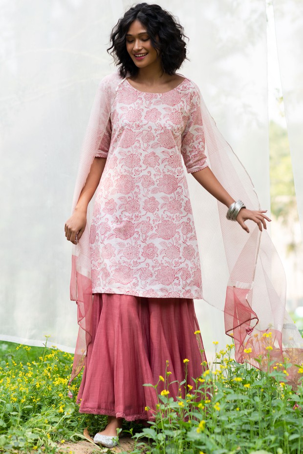 Masakali Rozana Myra Mangalgiri Kurta