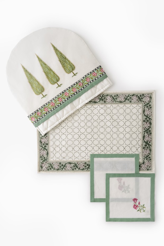 Set Of 5- Bagh E Ferdaus Teacosy Set