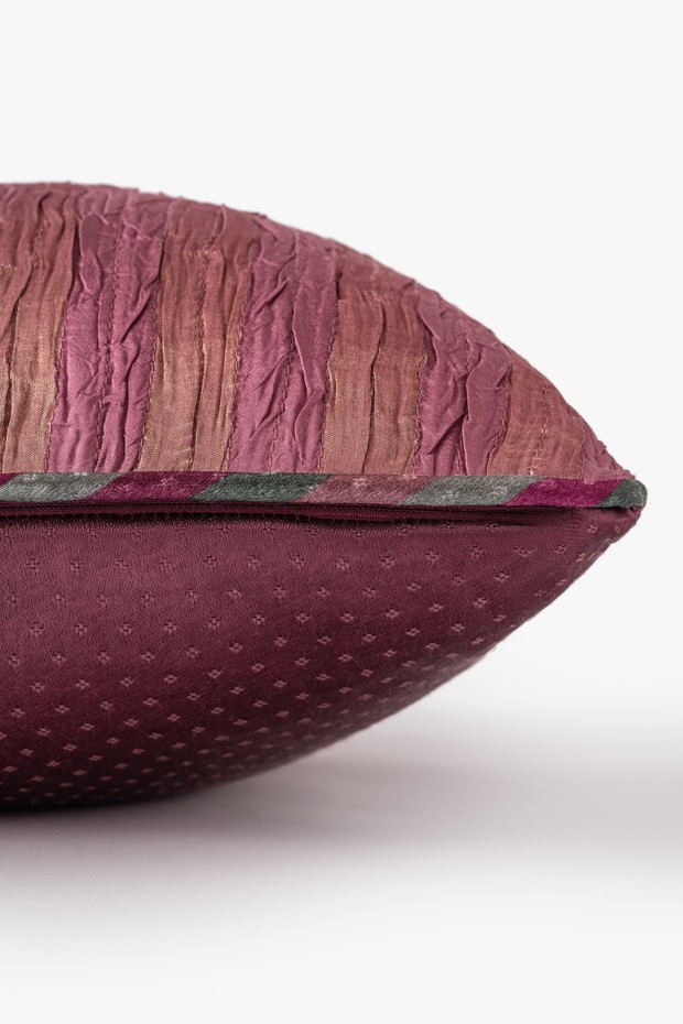 Sarnath Stripe Textured Cushion