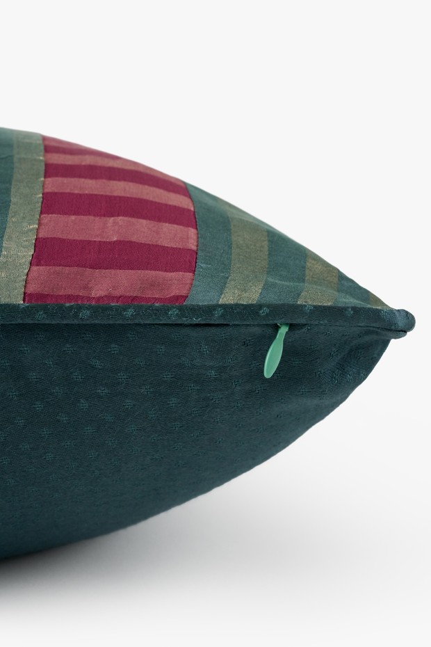 Charbagh Stripe Textured Cushion