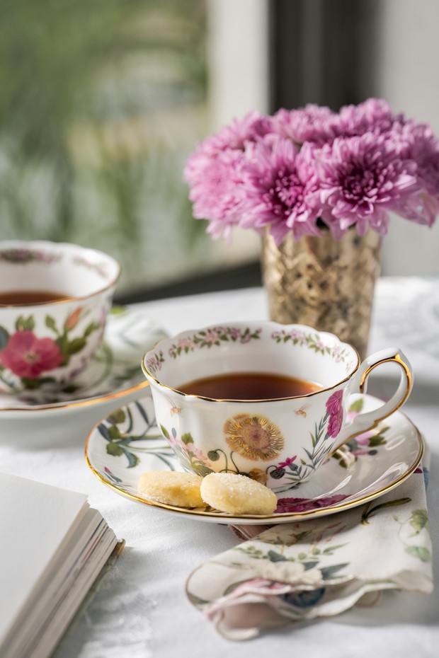 Set Of 4- Persia Garden Tea Cup & Saucer