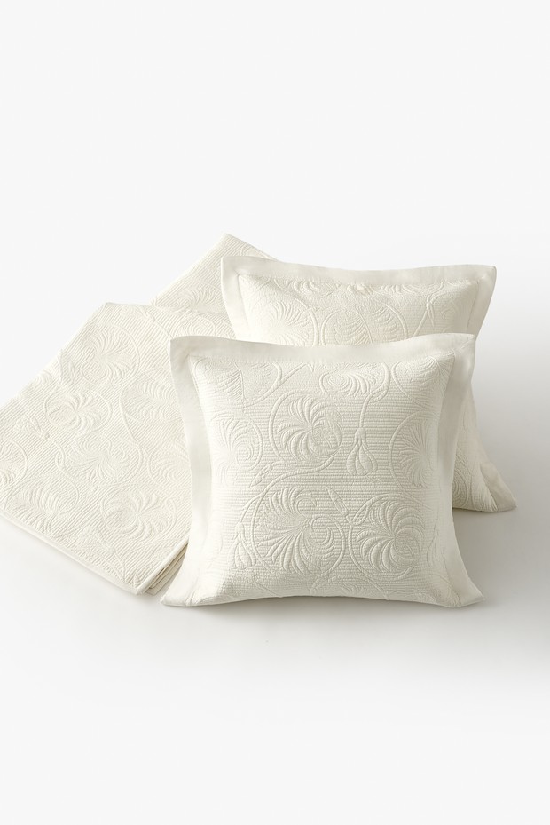 Set Of 3- Malabar Quilted Bedspread Set